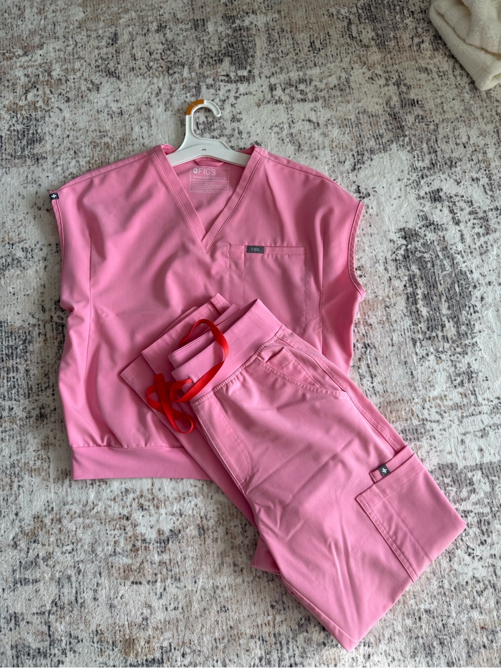 Figs Women's Sunrise Pink Raleigh Scrub Top & Yola Pants Set Size Small